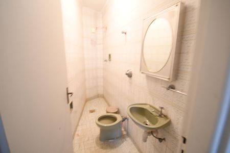 Casa à venda com 198m², 3 quartos e 2 vagasBanheiro de serviço