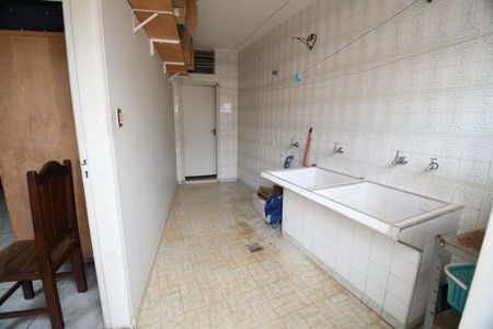 Casa à venda com 198m², 3 quartos e 2 vagasÁrea de Serviço
