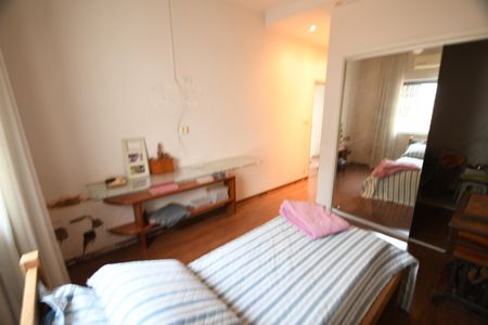 Casa à venda com 198m², 3 quartos e 2 vagasQuarto 2