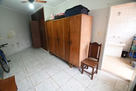 Casa à venda com 198m², 3 quartos e 2 vagasQuarto  de Serviço
