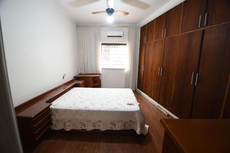 Casa à venda com 198m², 3 quartos e 2 vagasQuarto 3 - Suíte