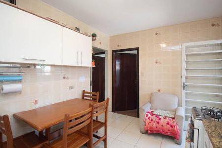 Casa à venda com 210m², 5 quartos e 2 vagasCozinha 
