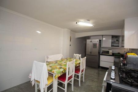 Casa à venda com 210m², 5 quartos e 2 vagasCozinha casa 1