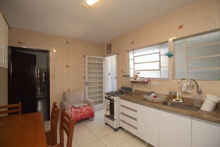 Casa à venda com 210m², 5 quartos e 2 vagasCozinha 