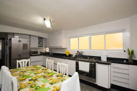 Casa à venda com 210m², 5 quartos e 2 vagasCozinha casa 1