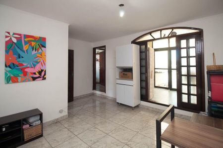 Casa à venda com 210m², 5 quartos e 2 vagasSala casa 3