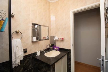 Casa à venda com 210m², 5 quartos e 2 vagasBanheiro 2 casa 1