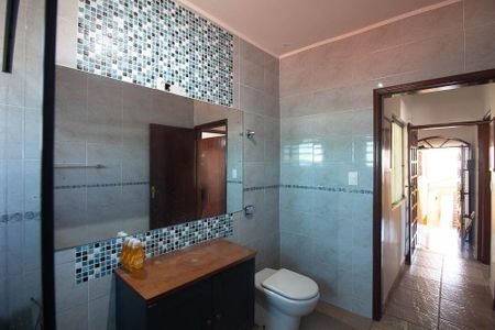 Casa à venda com 210m², 5 quartos e 2 vagasBanheiro casa 3