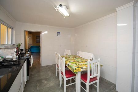 Casa à venda com 210m², 5 quartos e 2 vagasCozinha casa 1