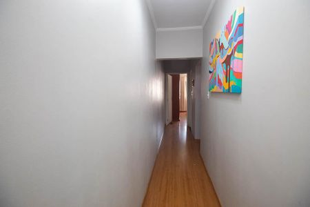 Casa à venda com 210m², 5 quartos e 2 vagasCorredor