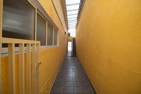 Casa à venda com 210m², 5 quartos e 2 vagasCorredor com teto articulado 