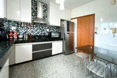 Apartamento à venda com 87m², 3 quartos e 2 vagas Apartamento à venda com 87m², 3 quartos e 2 vagasCozinha