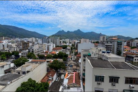 Apartamento à venda com 64m², 2 quartos e 1 vaga Apartamento à venda com 64m², 2 quartos e 1 vagaSala