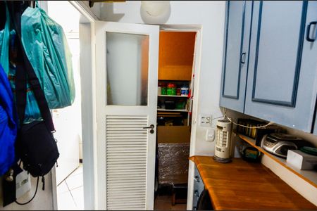 Apartamento à venda com 64m², 2 quartos e 1 vaga Apartamento à venda com 64m², 2 quartos e 1 vagaQuarto de Serviço