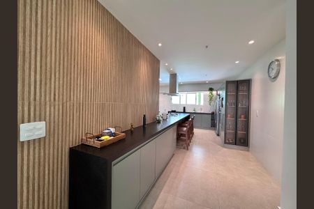 Casa de condomínio à venda com 365m², 4 quartos e 2 vagasCozinha