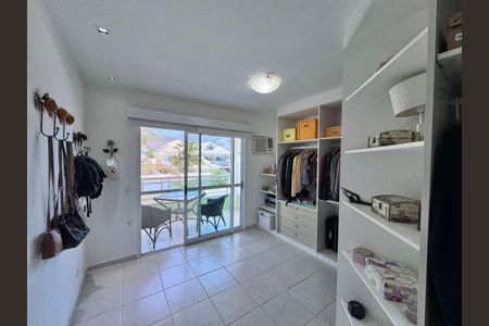 Casa de condomínio à venda com 365m², 4 quartos e 2 vagasSuíte 2