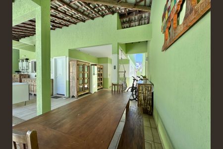 Casa de condomínio à venda com 365m², 4 quartos e 2 vagasÁrea externa