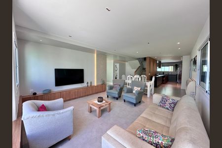 Casa de condomínio à venda com 365m², 4 quartos e 2 vagasSala