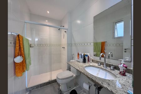 Casa de condomínio à venda com 365m², 4 quartos e 2 vagasSuíte 3 - Banheiro