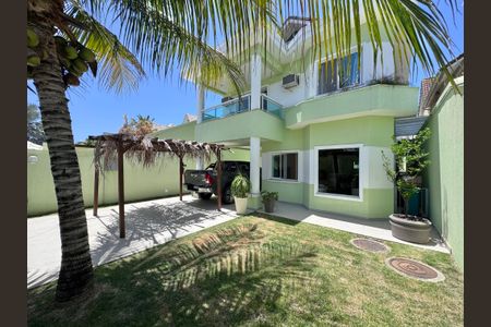 Casa de condomínio à venda com 365m², 4 quartos e 2 vagasÁrea externa