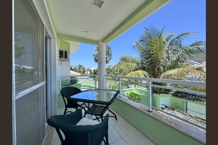 Casa de condomínio à venda com 365m², 4 quartos e 2 vagasSuíte 2 - Varanda