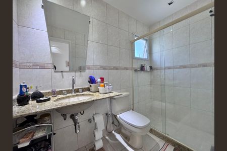 Casa de condomínio à venda com 365m², 4 quartos e 2 vagasSuíte 1 - Banheiro 
