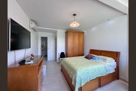 Casa de condomínio à venda com 365m², 4 quartos e 2 vagasSuíte 3