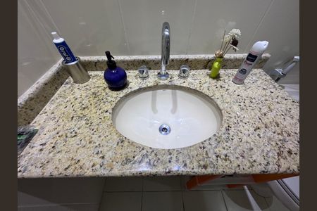 Casa de condomínio à venda com 365m², 4 quartos e 2 vagasSuíte 4 - Banheiro