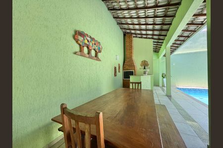 Casa de condomínio à venda com 365m², 4 quartos e 2 vagasÁrea externa