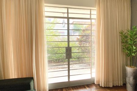 Casa à venda com 2 quartos, 400m² em Sagrada Família, Belo Horizonte