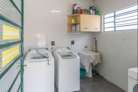 Casa para alugar com 261m², 5 quartos e 4 vagasLavanderia