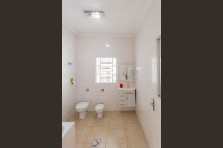 Casa para alugar com 261m², 5 quartos e 4 vagasBanheiro da Suíte 1