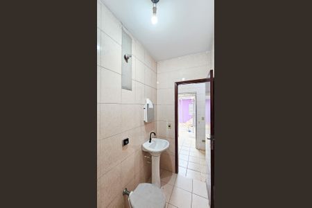 Banheiro de casa para alugar com 1 quarto, 35m² em Vila Menck, Osasco
