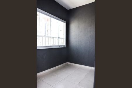 Apartamento à venda com 34m², 2 quartos e sem vaga Apartamento à venda com 34m², 2 quartos e sem vagaDetalhe - Varanda da Sala e Cozinha Americana