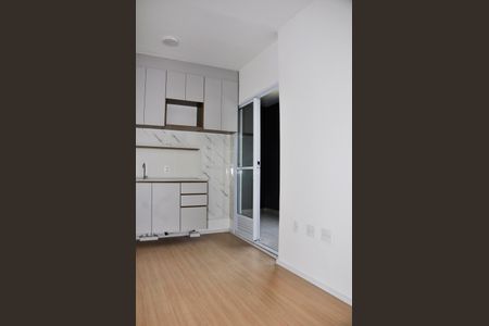 Apartamento à venda com 34m², 2 quartos e sem vaga Apartamento à venda com 34m², 2 quartos e sem vagaDetalhe - Sala e Cozinha Americana