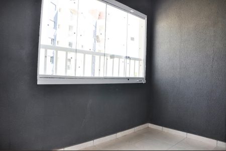 Apartamento à venda com 34m², 2 quartos e sem vaga Apartamento à venda com 34m², 2 quartos e sem vagaDetalhe - Varanda da Sala e Cozinha Americana