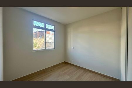 Quarto de apartamento para alugar com 3 quartos, 80m² em Calafate, Belo Horizonte