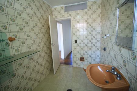 Casa para alugar com 100m², 2 quartos e 1 vaga Casa para alugar com 100m², 2 quartos e 1 vagaBanheiro