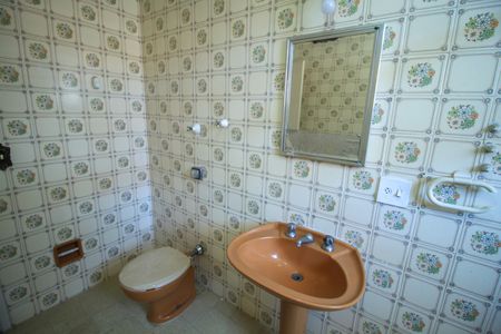 Casa para alugar com 100m², 2 quartos e 1 vaga Casa para alugar com 100m², 2 quartos e 1 vagaBanheiro