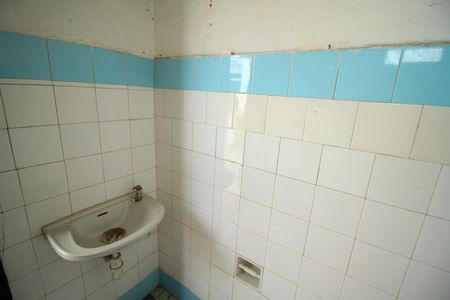 Casa para alugar com 100m², 2 quartos e 1 vaga Casa para alugar com 100m², 2 quartos e 1 vagaBanheiro de Serviço