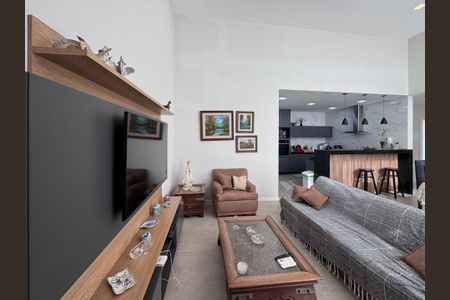 Sala de casa de condomínio à venda com 3 quartos, 240m² em Vargem Pequena, Rio de Janeiro