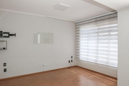 Entrada de casa para alugar com 2 quartos, 300m² em Vila Romana, São Paulo