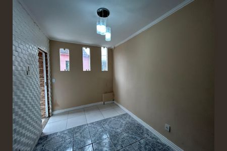 Casa para alugar com 95m², 2 quartos e sem vagaSala