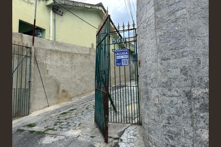 Casa para alugar com 95m², 2 quartos e sem vagaFachada + plaquinha