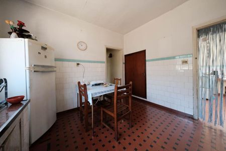 Casa à venda com 140m², 3 quartos e 2 vagasCozinha