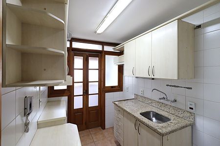 Apartamento à venda com 80m², 2 quartos e 2 vagasCozinha - Armários