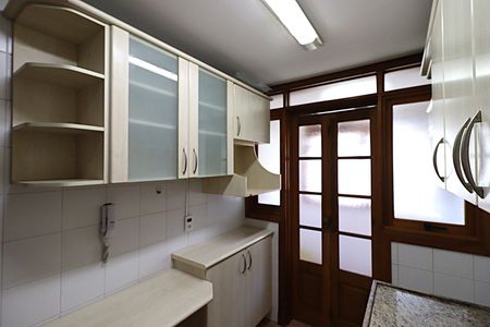 Apartamento à venda com 80m², 2 quartos e 2 vagasCozinha - Armários