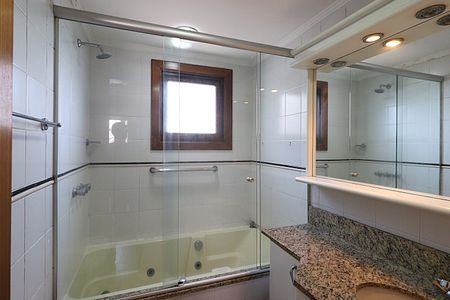 Apartamento à venda com 80m², 2 quartos e 2 vagasBanheiro da Suíte 1