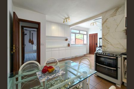 Apartamento para alugar com 131m², 3 quartos e 2 vagasCozinha