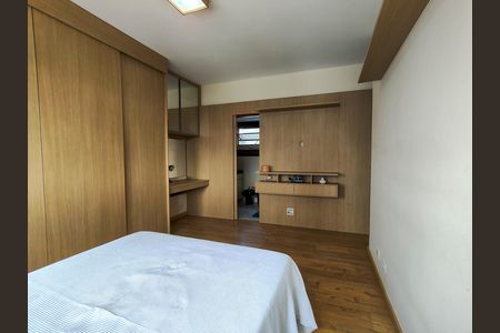Apartamento para alugar com 131m², 3 quartos e 2 vagasSuíte